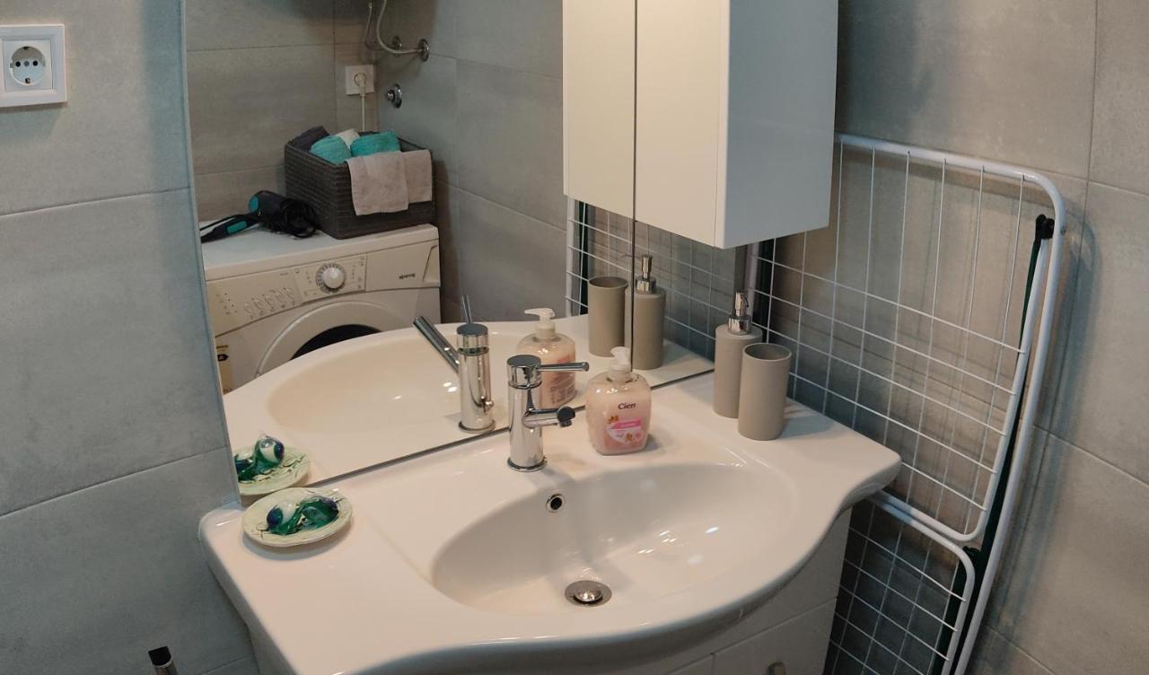 Fina M Studio Apartman カリ エクステリア 写真