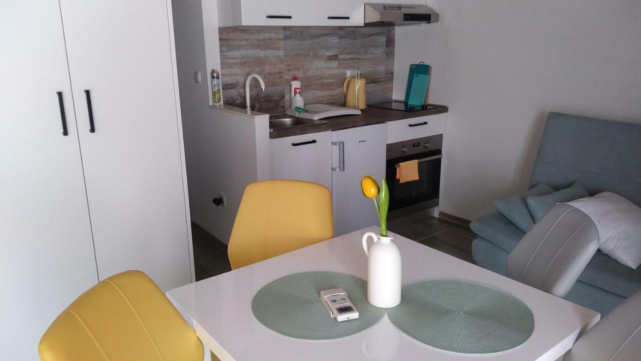 Fina M Studio Apartman カリ エクステリア 写真