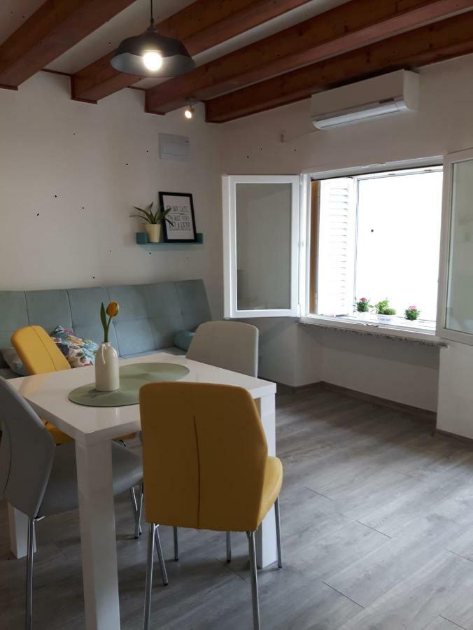 Fina M Studio Apartman カリ エクステリア 写真