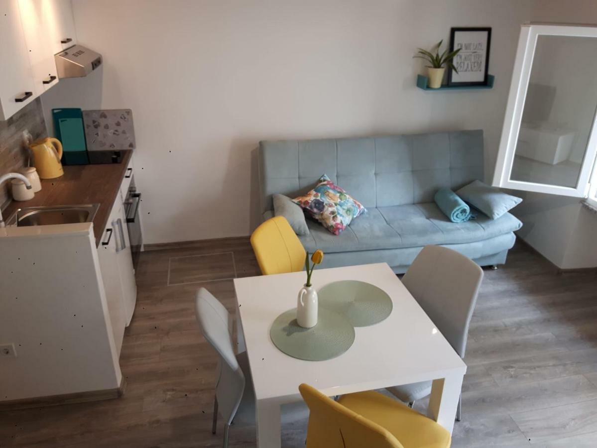 Fina M Studio Apartman カリ エクステリア 写真