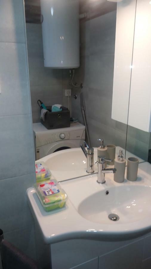 Fina M Studio Apartman カリ エクステリア 写真